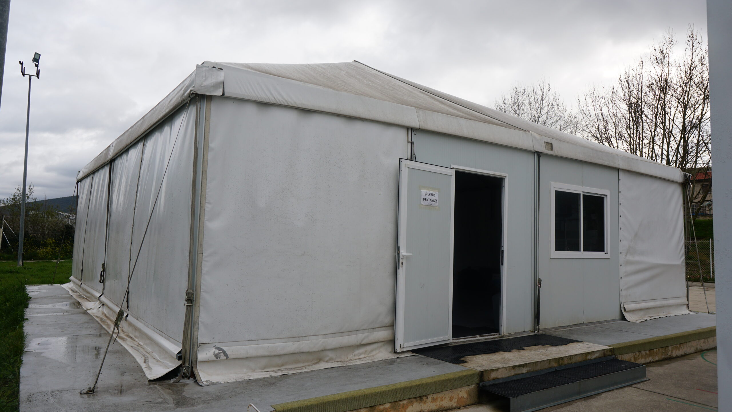 Carpa Educación Física (exterior)